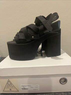 Unif Julian platform sandals
